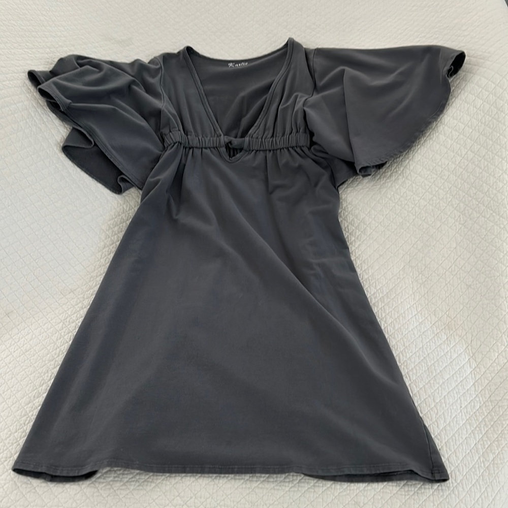 Karlie size Medium Gray dress